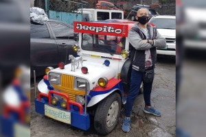 PH's ‘smallest’ jeepney brings smiles to Baguio crowd