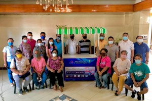 Siquijor vendors receive P500-K livelihood kit