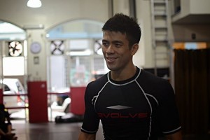 Pinoy campaigner loses in UFC debut