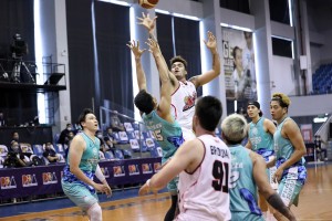 Alaska rallies to zap Phoenix