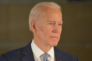 Biden takes early election lead as voting continues
