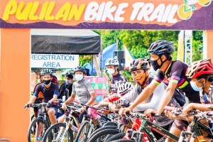 Bulacan town, mall launch bike trail with cycling race