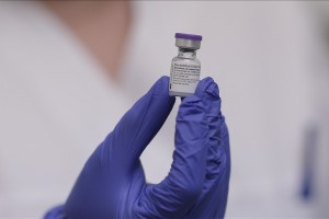 Pfizer vaccine effective against UK, SA strains