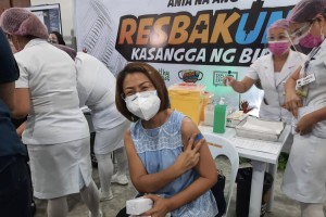 Getting vax is tribute to 'heroes of pandemic': DOH-7 exec