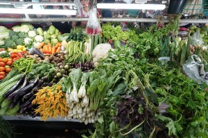 Vegetable prices drop 50%, goods stable