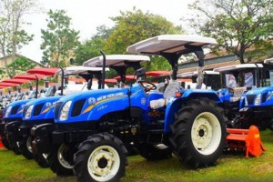 DA-PhilMech distributes P15-B farm machinery to rice farmers