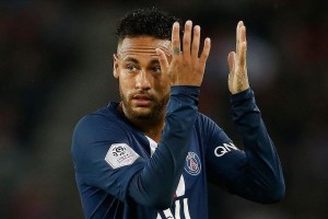 Neymar renews deal with Paris Saint-Germain