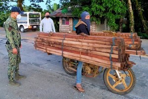 6 fall in Surigao Sur crackdown vs. hot logs