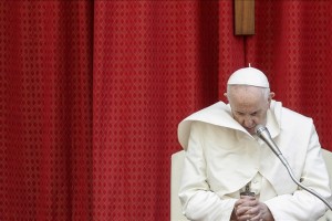 Pope Francis undergoes surgery for colon diverticulitis