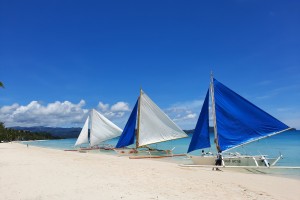 Boracay retains RT-PCR for vaccinated tourists
