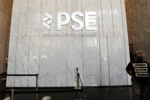 Profit-taking hurts PH stocks index; PHP firm vs. USD