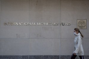 IMF sees widening gaps in global recovery, downside risks