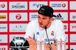 Doncic signs supermax contract with Mavericks