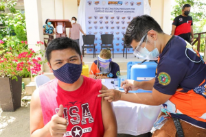 DOT, NTF bring vax to tourism workers in Siargao