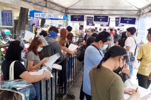 Long queues greet resumption of voter registration in NCR