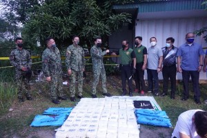 Hunt on vs. cohorts of traffickers in C. Luzon drug haul