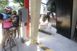 Drive-thru, delivery new normal in Cebu food business