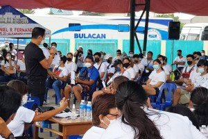 Bulacan guv appeals for lower quarantine status