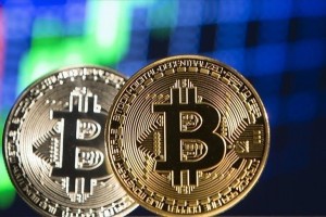 Bitcoin dives to $58K, crypto market loses $140B