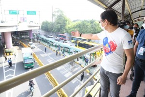 New Edsa-Buendia footbridge to ease ‘pedestrian traffic’