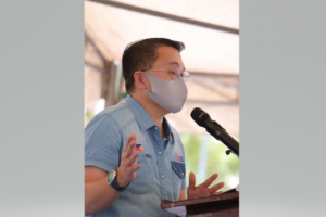 PRRD poised to approve limited use of face shields: Go