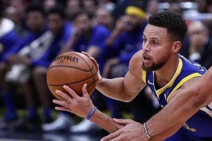 Stephen Curry named NBA Clutch Player of the Year