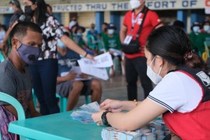 172 families in CamSur receive BP2 benefits