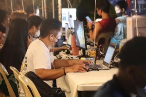 ‘Plug and play’ spaces for workers emerge in Cebu after ‘Odette’