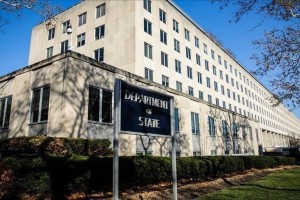 US officially orders families of embassy staff to leave Ukraine