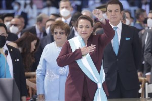Honduras swears in Xiomara Castro as 1st female president 