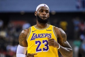 LeBron James becomes first NBA player to score 40,000 points
