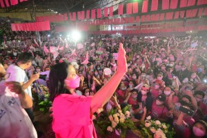 Robredo supporters to step up house-to-house campaign
