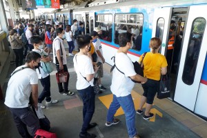 MRT-3 ready for passenger influx as EDSA undergoes repair