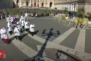 Vatican City comes to life again after 2 years