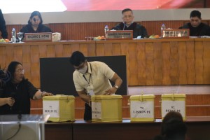 Comelec allows HK vote transmission without Shanghai COCs
