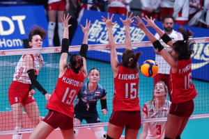 Poland pulls off reverse sweep to edge Thailand