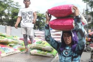 Trade chief orders creation of task force on rice price cap