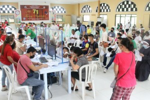 Nearly 490K register as Comelec resumes voters’ sign-up