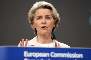 EU Commission chief warns of total cut in Russian gas supply