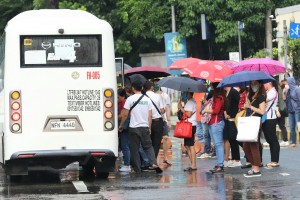 Wet Wednesday in Luzon, E. Visayas due to 2 weather systems