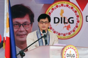 DILG chief Abalos contracts Covid-19