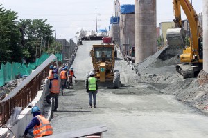 Marcos: 3 major Luzon infra projects to be completed this year