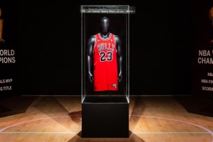 Jordan's 1998 NBA Finals jersey sold for record $10.1-M