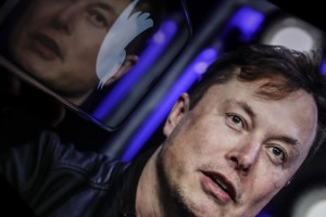 Musk sparks criticism with 'Ukraine-Russia Peace' poll on Twitter