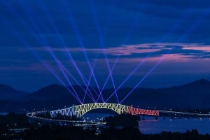 Repair suspends nightly San Juanico Bridge light show