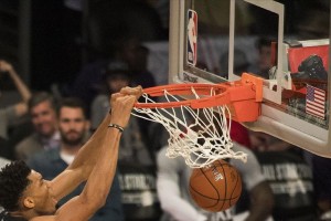 Giannis erupts for 43 points, leads Bucks to win against Nets