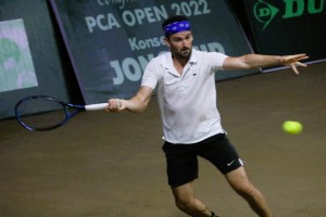 Unseeded Olaso to face Arcilla in PCA Open men's singles final
