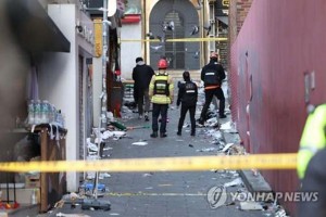 People shoved in narrow alley causes Itaewon stampede: witnesses