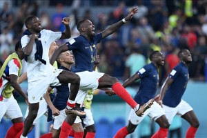 France become first team to qualify for World Cup round of 16