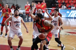 SMB beats Meralco to enter PBA QF's on winning note